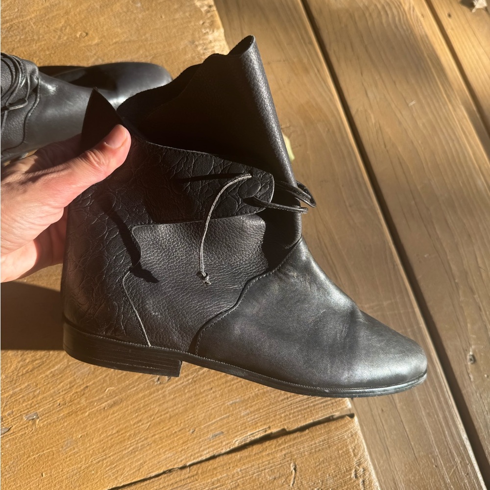 Vintage Black Leather Women's Ankle Boots. Perfect condition.